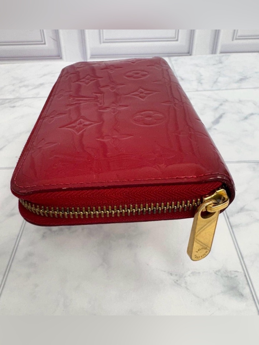 Louis Vuitton Red Vernis Monogram Zippy Wallet - Picture 5 of 13